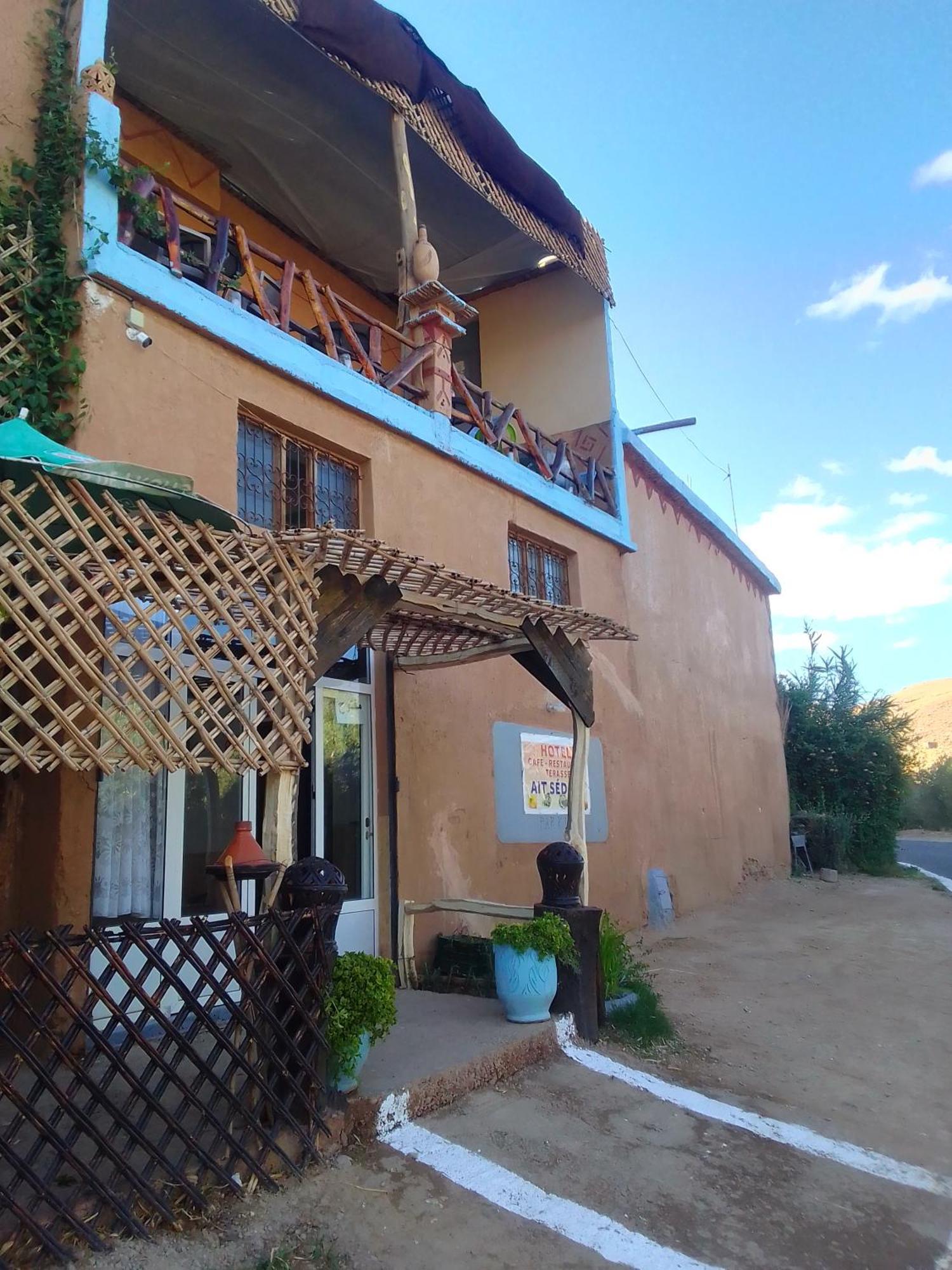 Hotel Restaurant Ait Saderat Boumalne Dades Exterior foto
